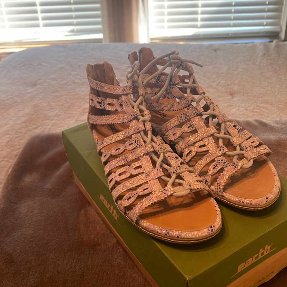 Gladiator Earth leather sandals.  Shades of purple, blue and opal.  Size 7.